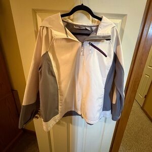 Women's Stylish Ski Jacket in Gray and Cream